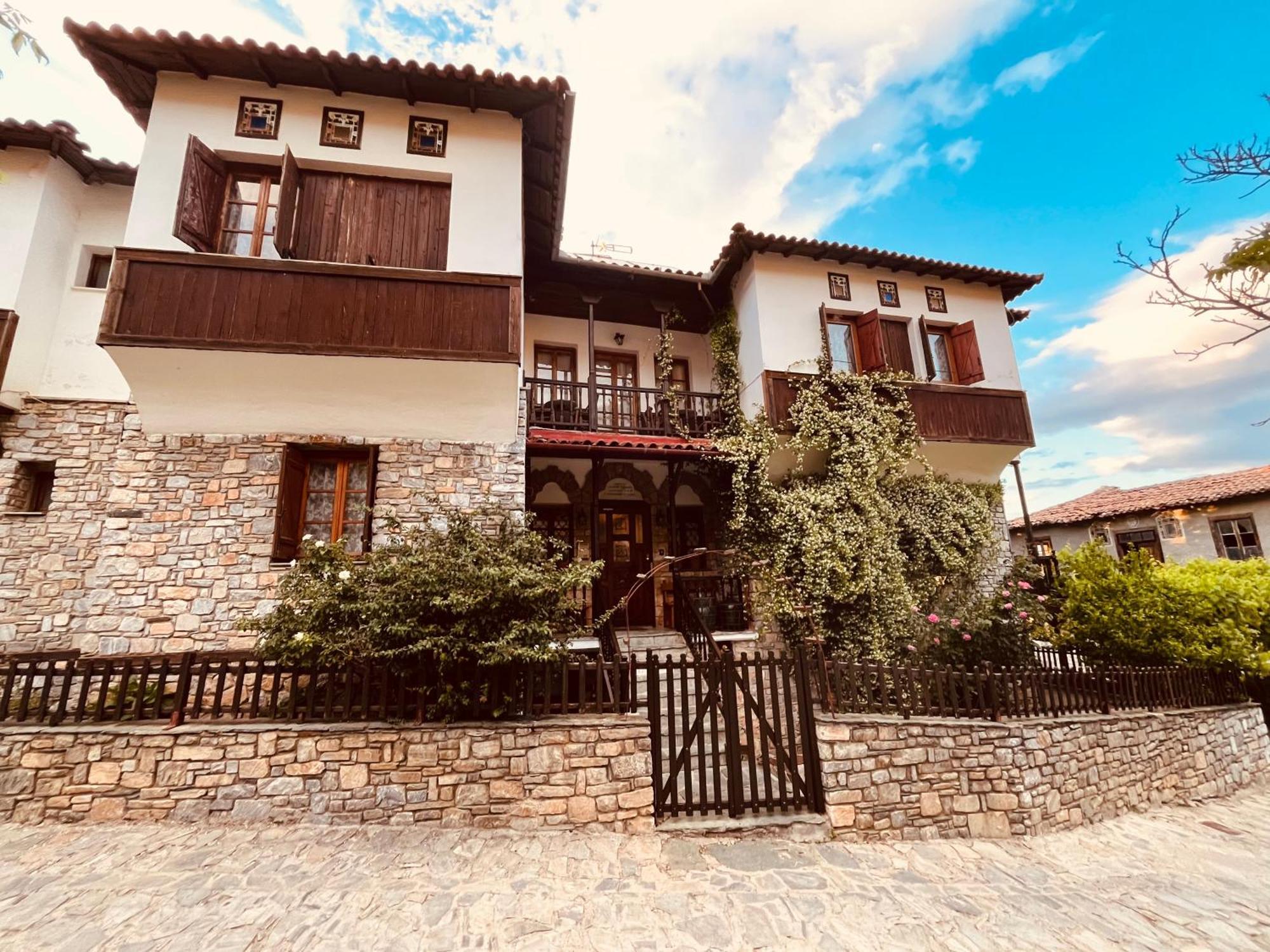 9Mouses Chasiotis Guest House Ampelakia Экстерьер фото